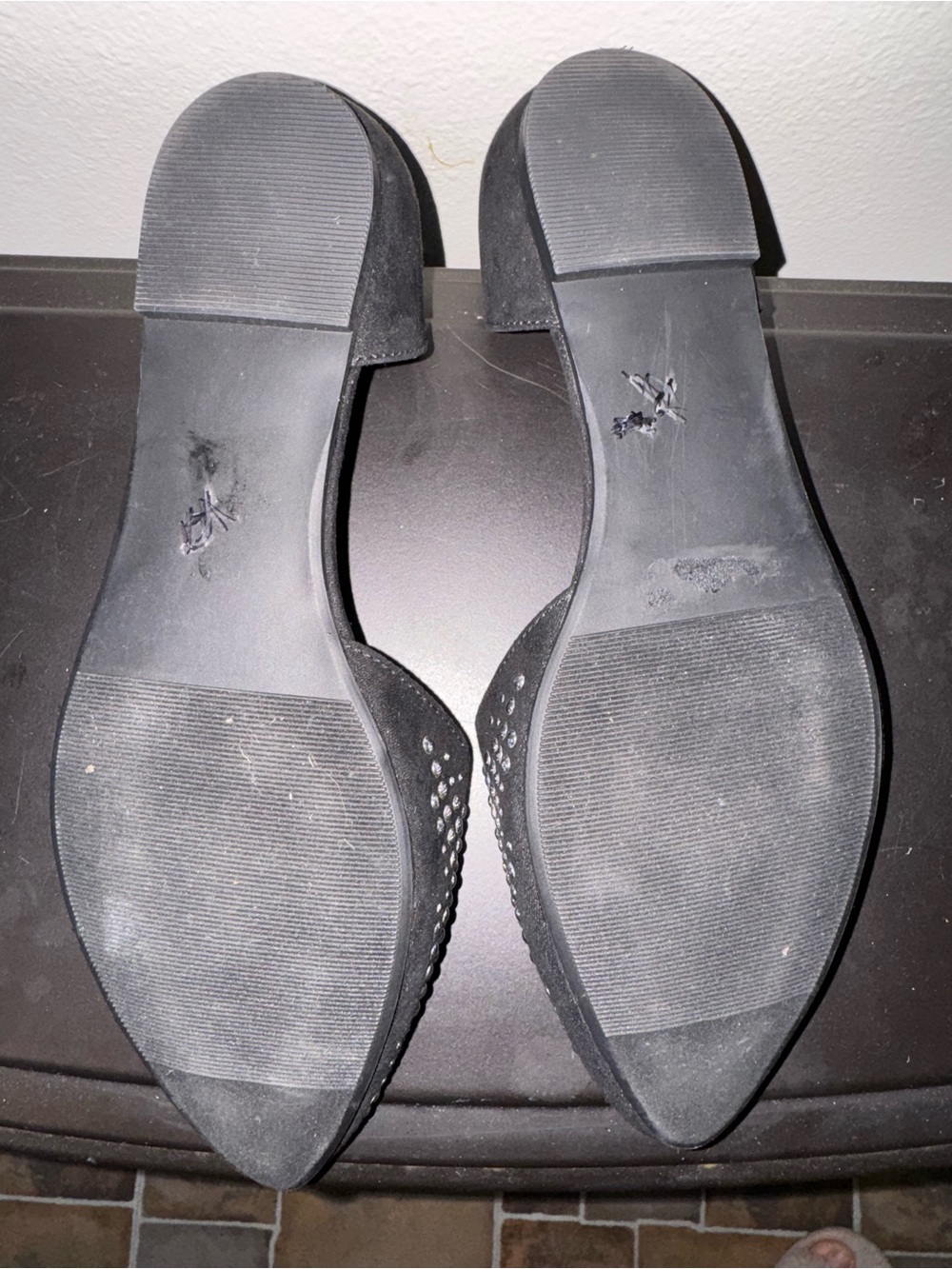 Isaac Mizrahi Black Pointed D'Orsay Flats with Silver Studs Size 8 NWOT - Picture 6 of 10